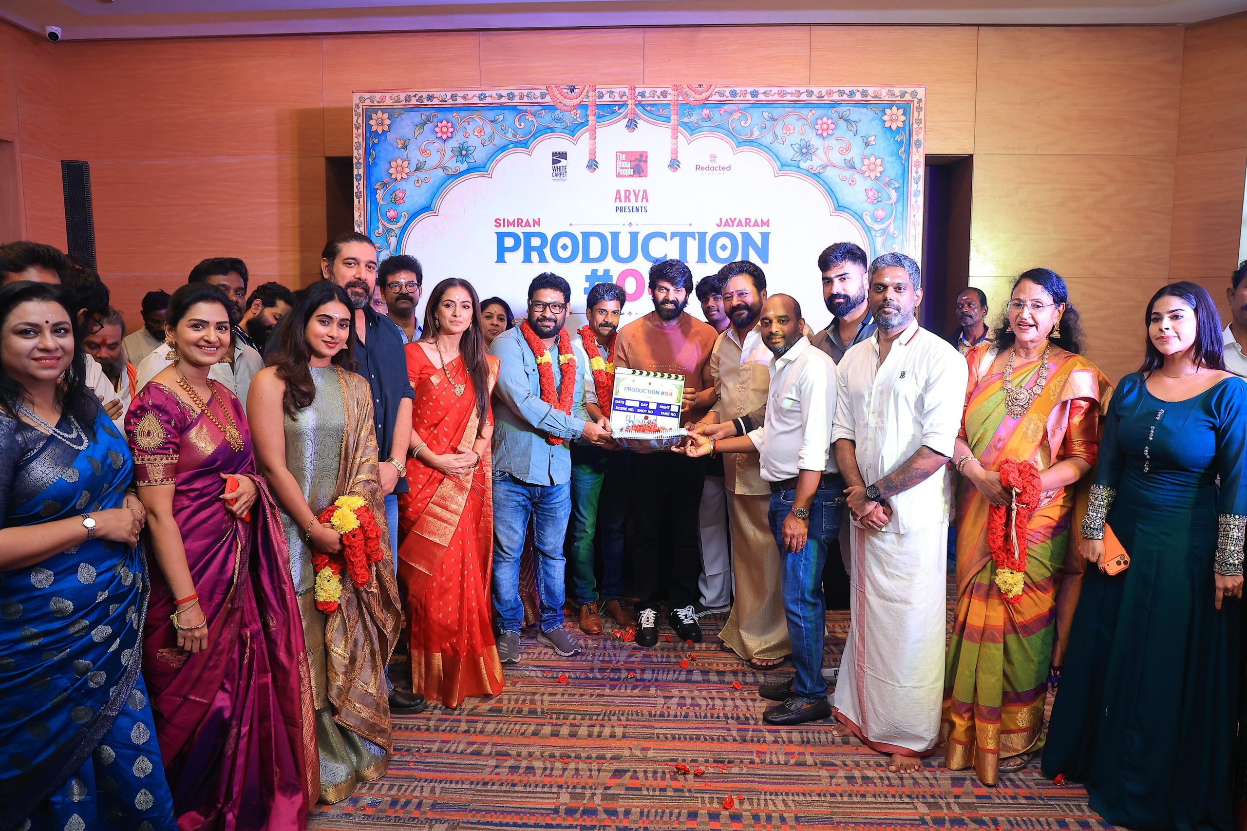 ஜெயராம் – சிம்ரன் நடிக்கும் புதிய ஃபேமிலி ரோம் காம் திரைப்படம் – கோலாகலமாக நடைபெற்ற பூஜை !